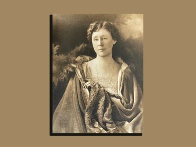Carillon Lady: Mrs. Edith Walton Deeds